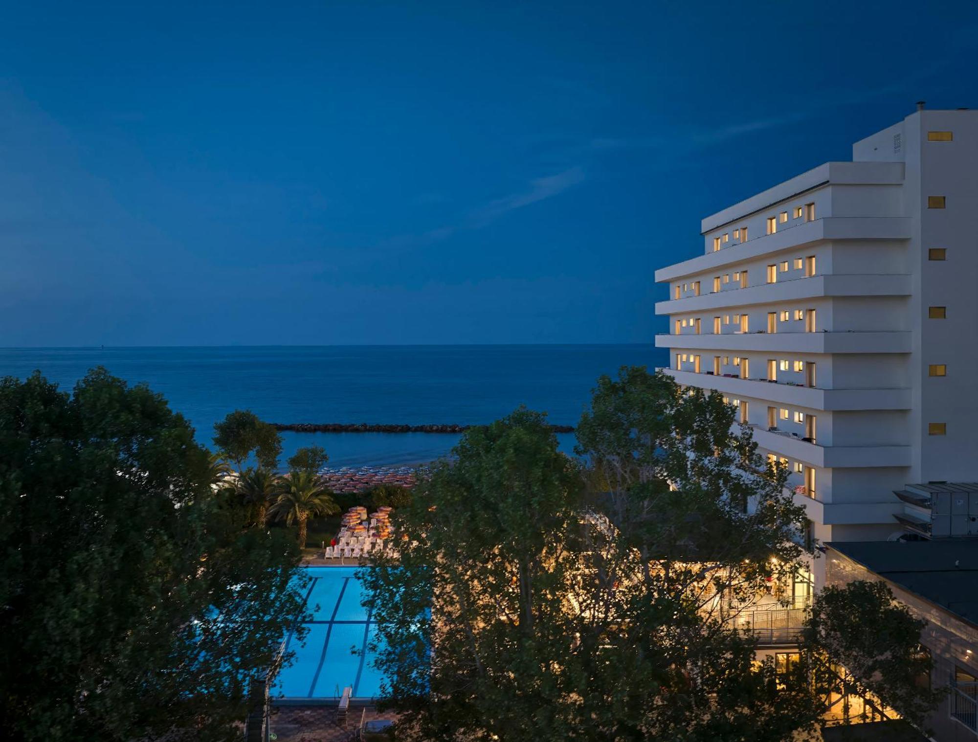 Montesilvano Marina Serena Majestic Residence מראה חיצוני תמונה